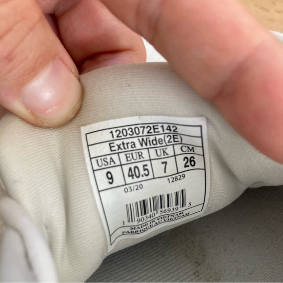 Brooks Addiction Walker 2 Leather size 9 2E extra wide - Picture 9 of 10